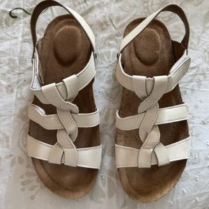 Fitory Women's White Leather Sandals
